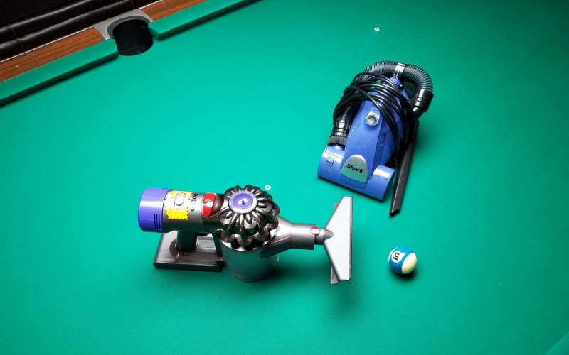 Máy hút bụi mini hỗ trợ làm sạch bàn bi-a