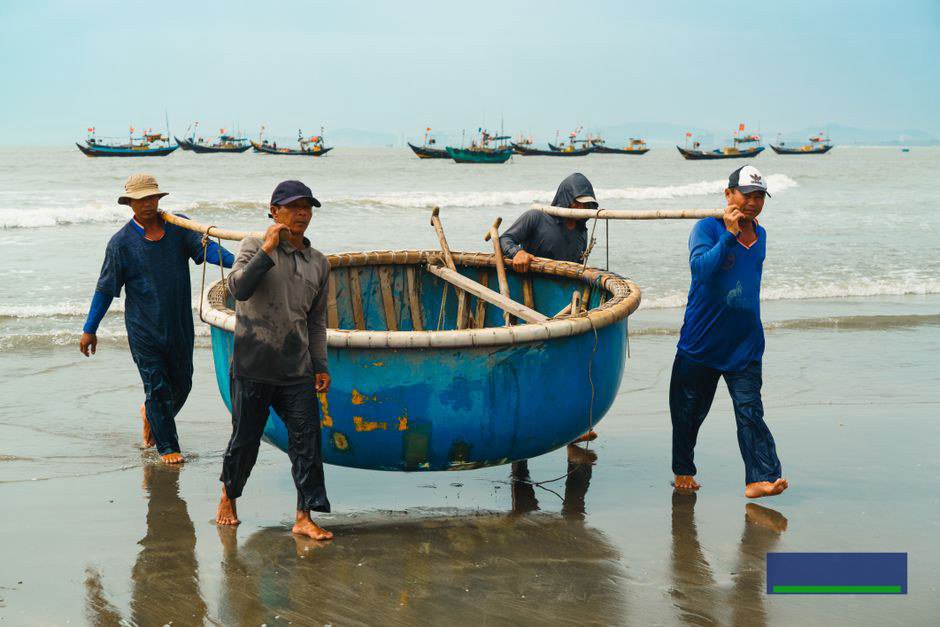 Kết luận: tự động hoá để con người làm việc giá trị hơn Kết luận: tự động hoá để con người làm việc giá trị hơn